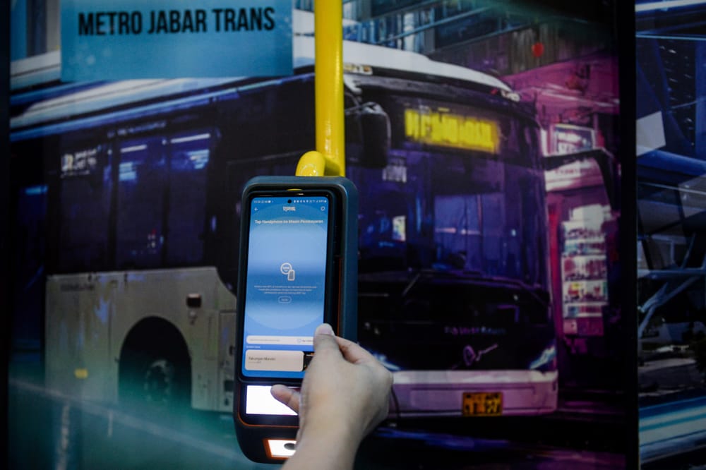 QRIS Tap In & Out Bisa Digunakan di Lima Moda Transportasi Jabodetabek