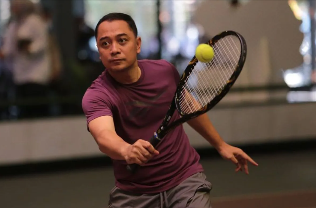 Koneksi Cak Eri Tumbuh di Lapangan Tenis