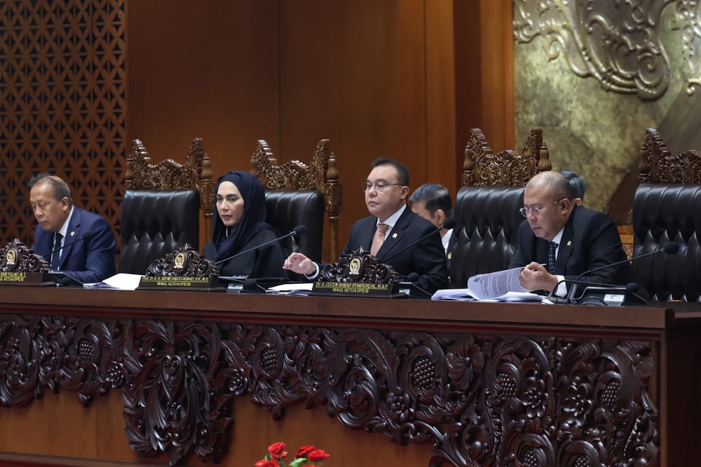 DPR Sahkan Revisi UU Polri, Dorong Stabilitas Iklim Investasi