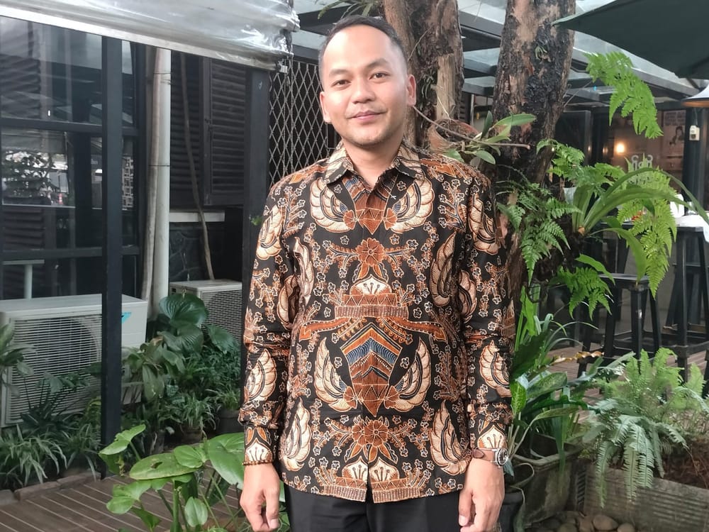 Wali Kota Surakarta Nikmati Hidup dengan Naik Vespa