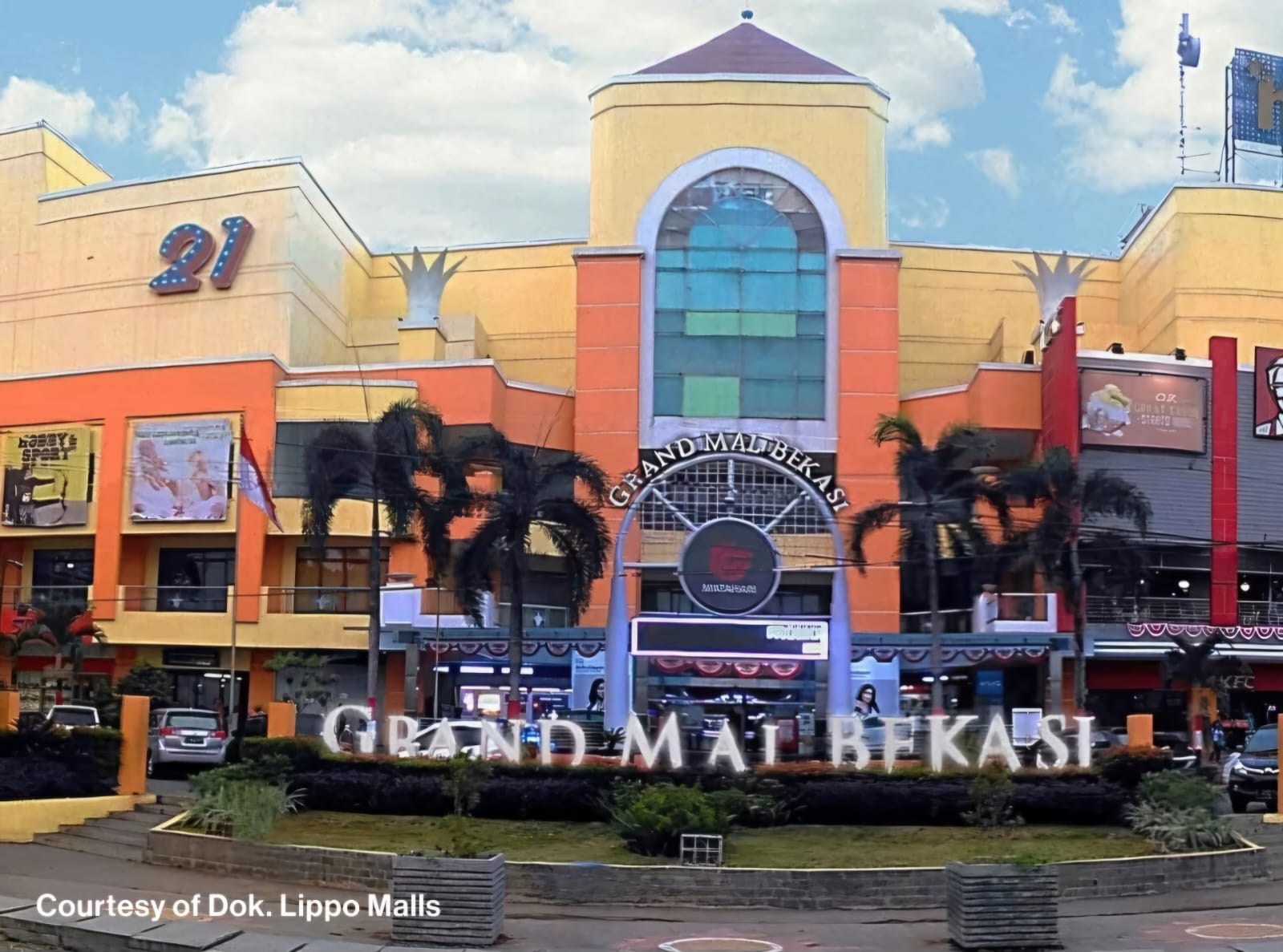 A Look at the Closing of Grand Mall Bekasi and How Shopping Center Retailing Can Survive