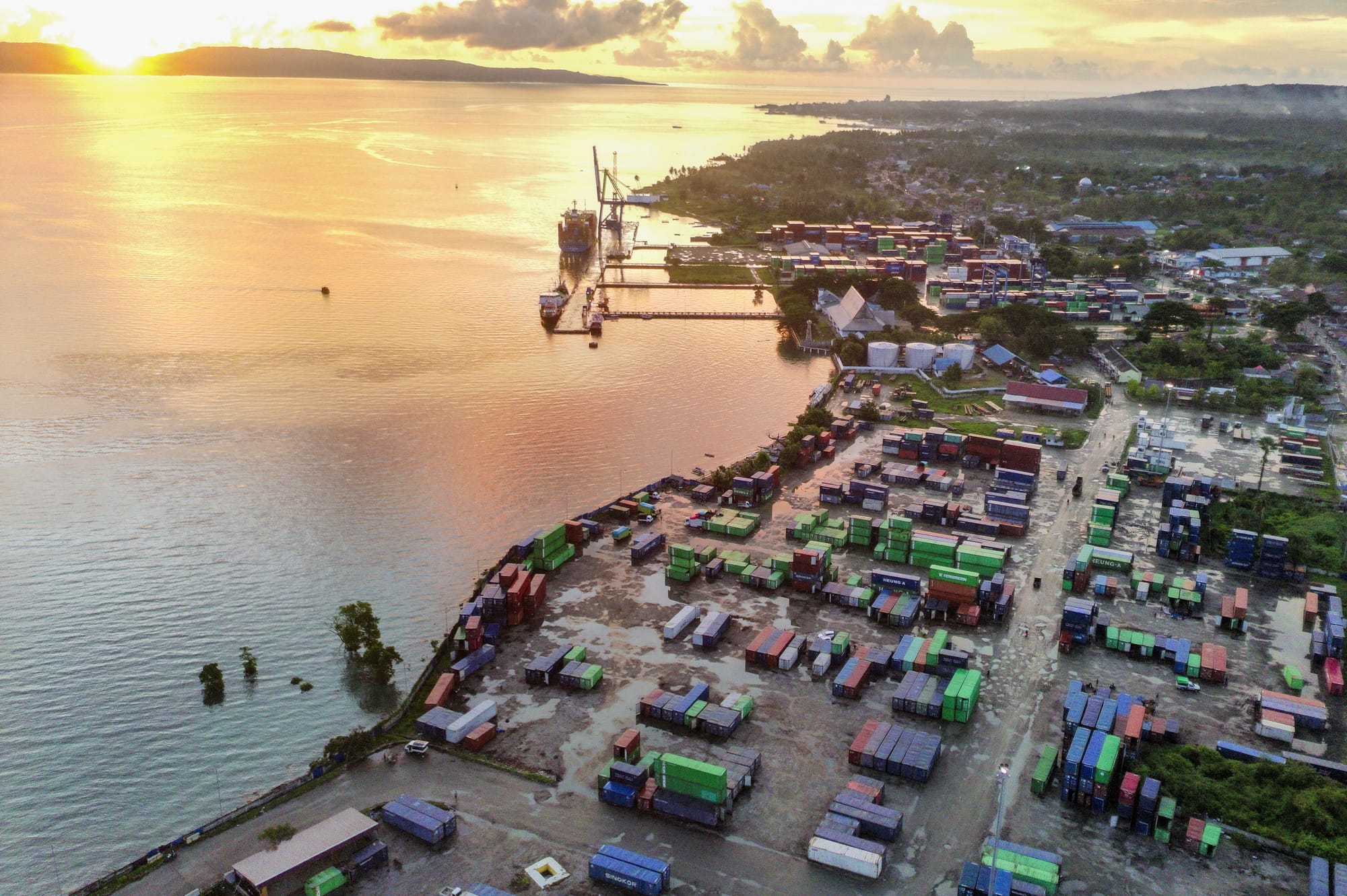 Kawasan Khusus Bukan Berarti Hidup Sendiri (3)