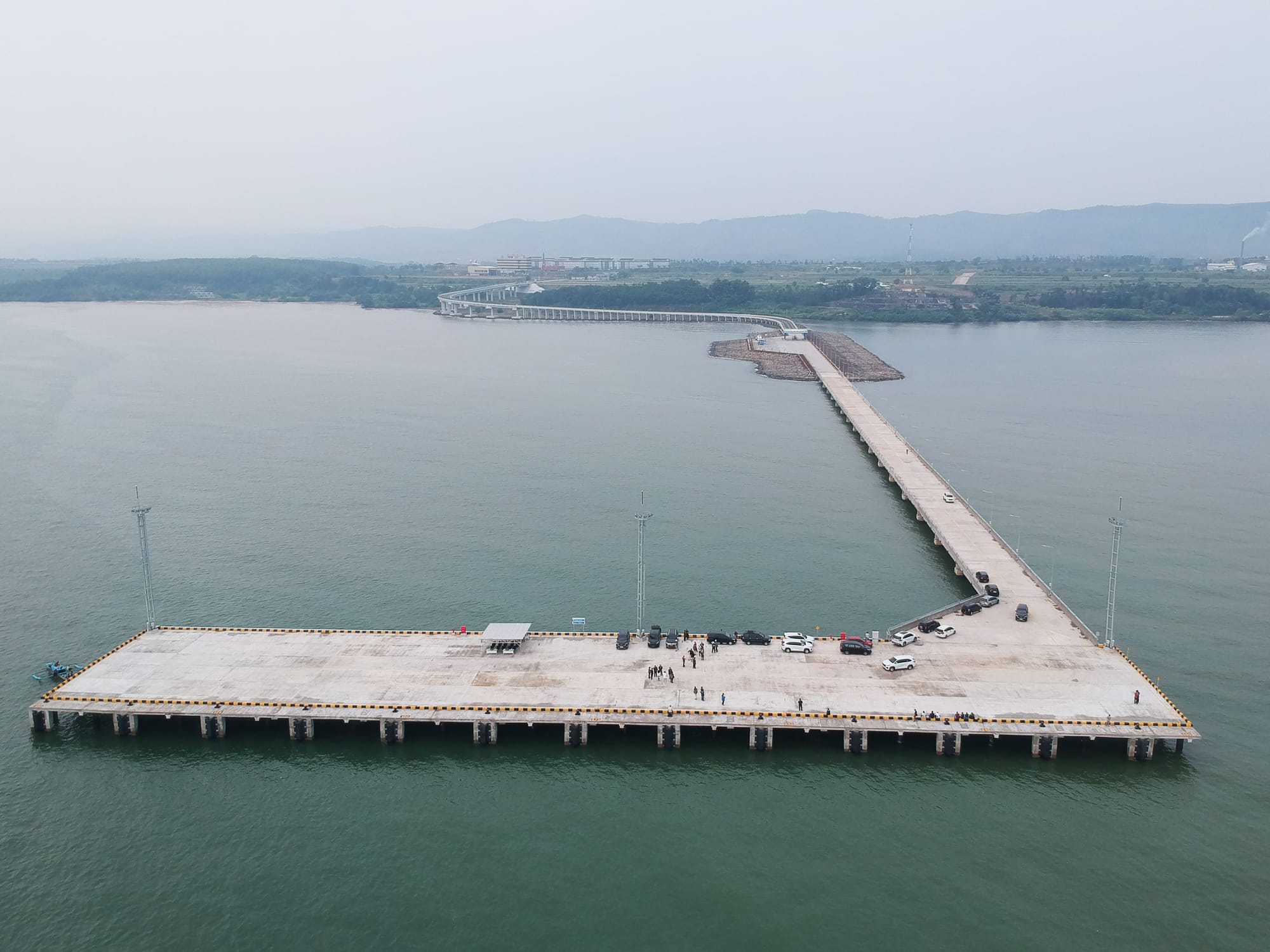 Ringkasan Eksekutif: Kawasan Ekonomi Khusus untuk Generasi Emas