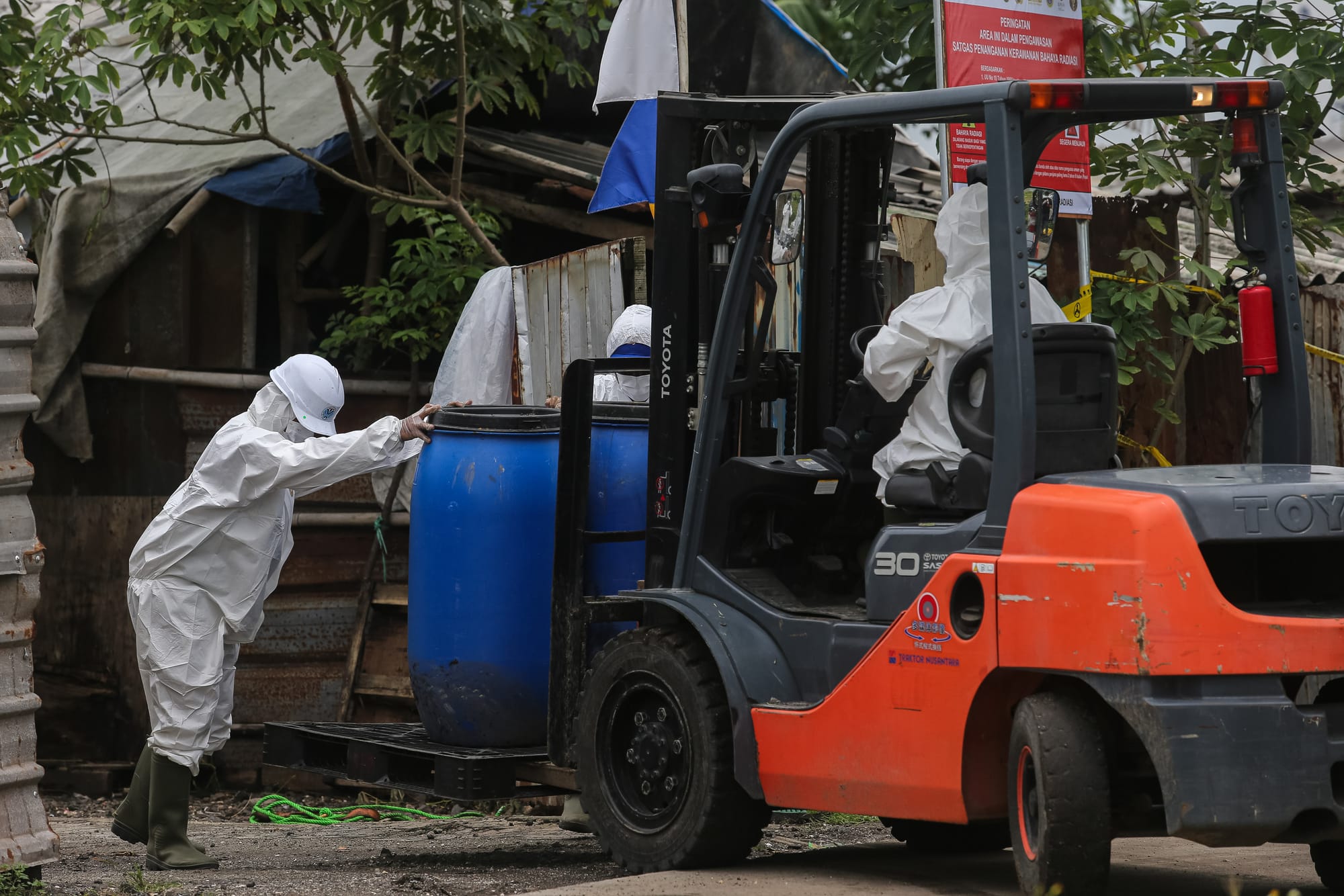 Ringkasan Eksekutif: Menyelamatkan Komoditas Ekspor dari Paparan Radiasi