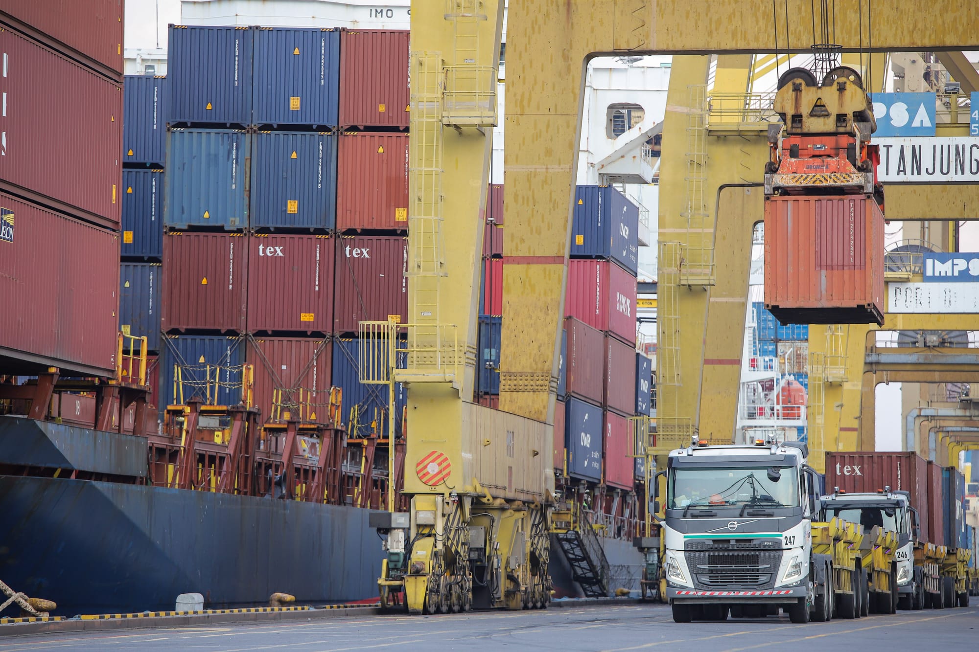 Surplus Perdagangan Indonesia Berlanjut Hingga 65 Bulan Berturut-turut