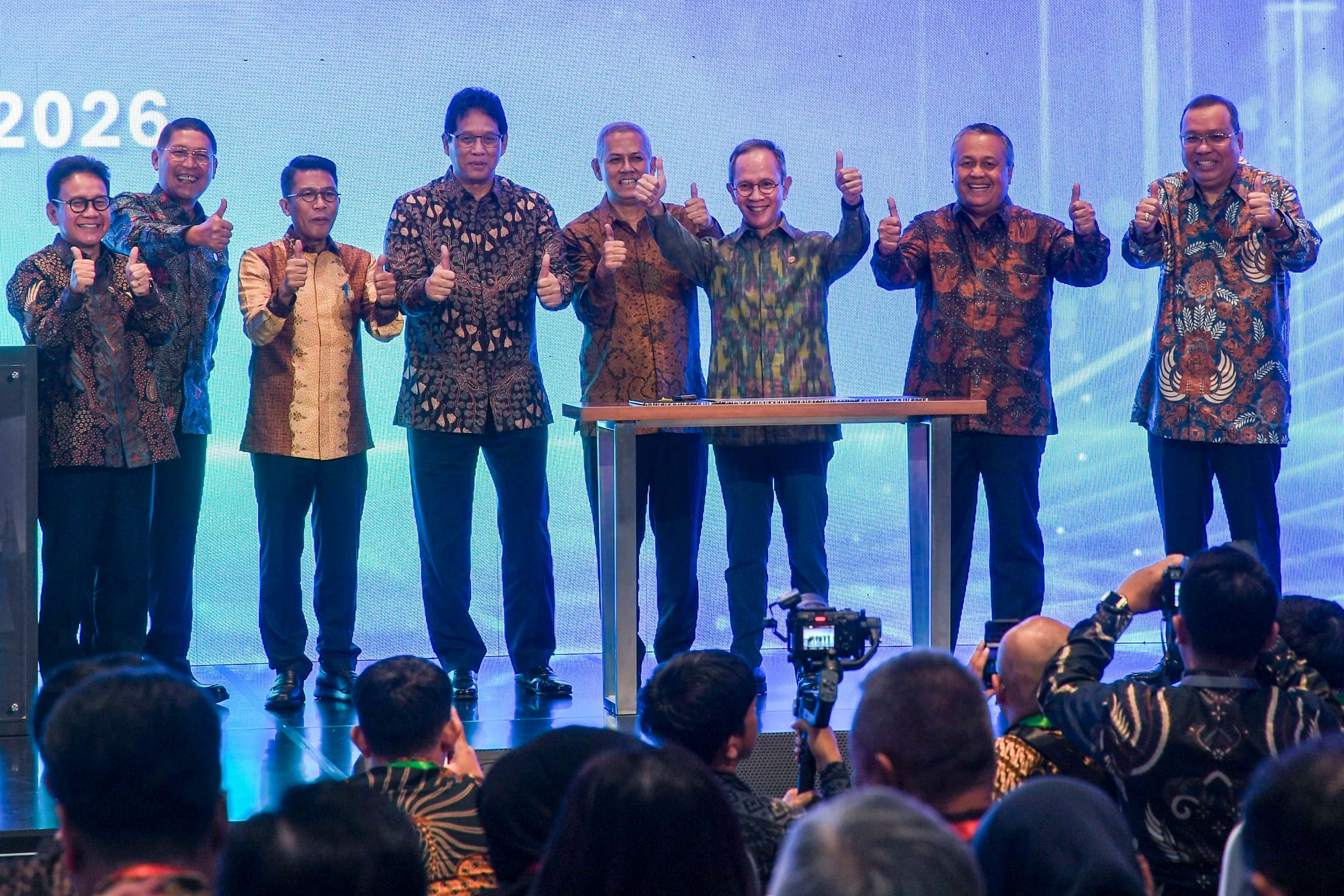 Alarm on the Trading Floor over the Delisting of 70 Issuers