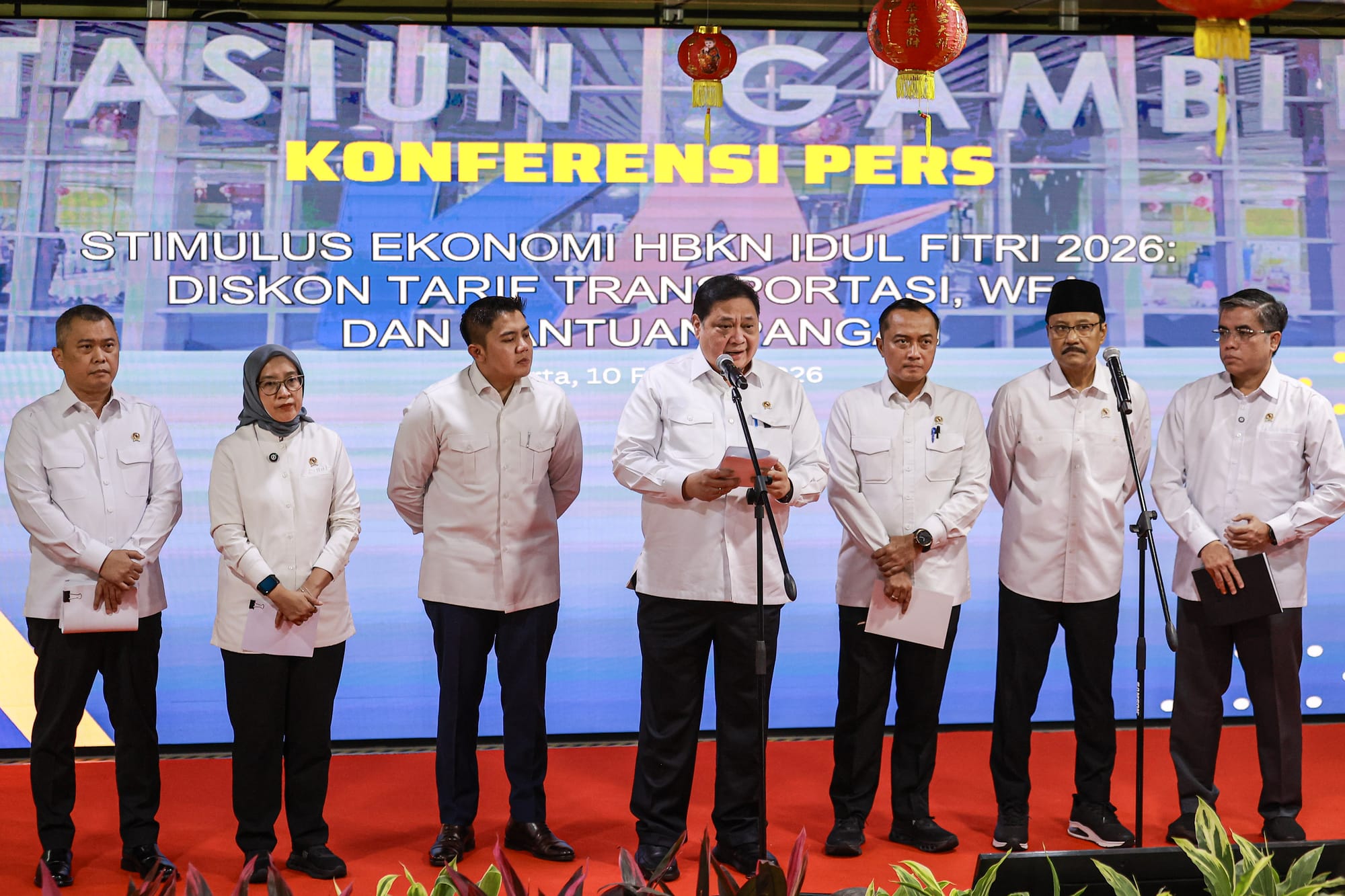 Pemerintah Tebar Stimulus Ekonomi Lebaran, dari Diskon Tiket hingga Bansos