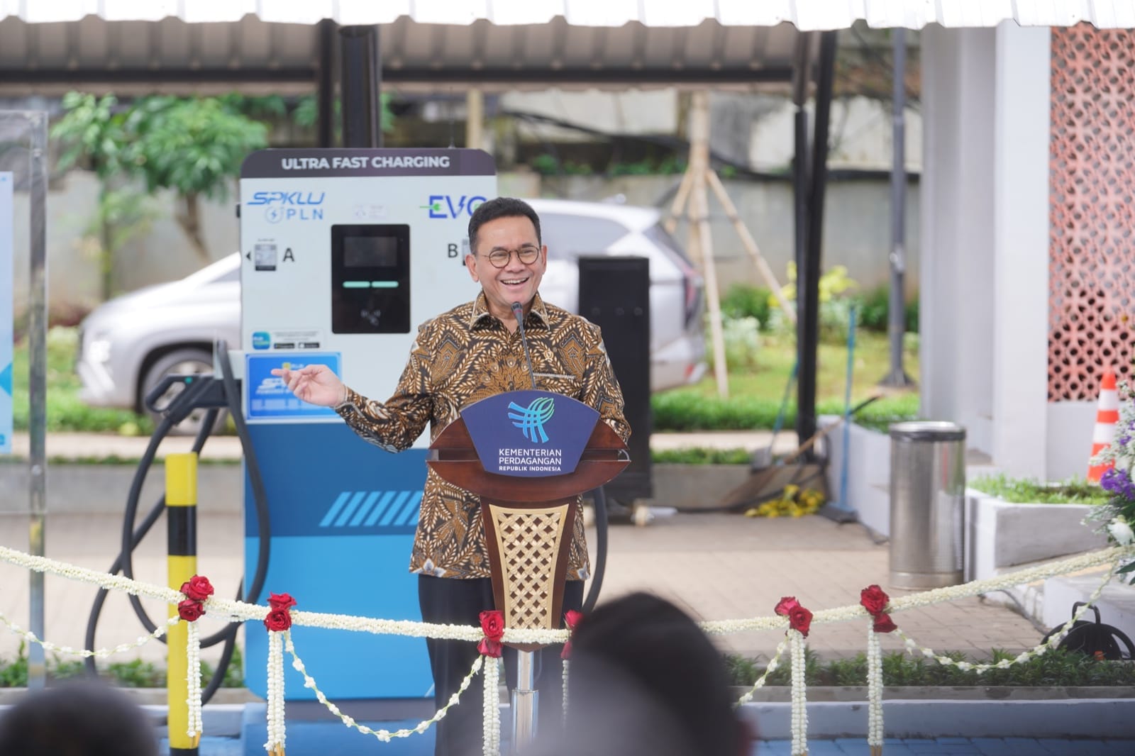 Dukung Transisi Energi, Kemendag-PLN Resmikan Tiga Stasiun Isi Daya Mobil Listrik