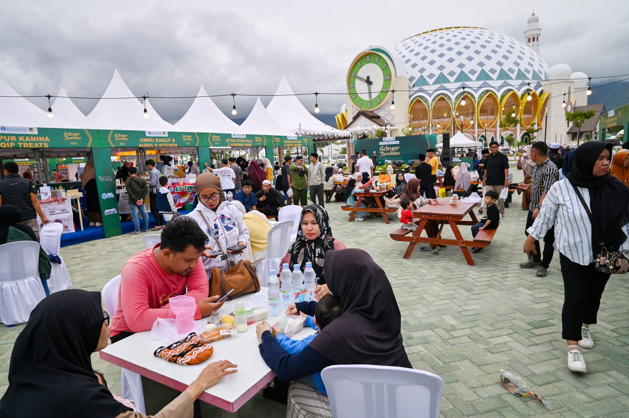 Dorong Literasi Investor, Bursa Luncurkan Mode Syariah di IDX Mobile