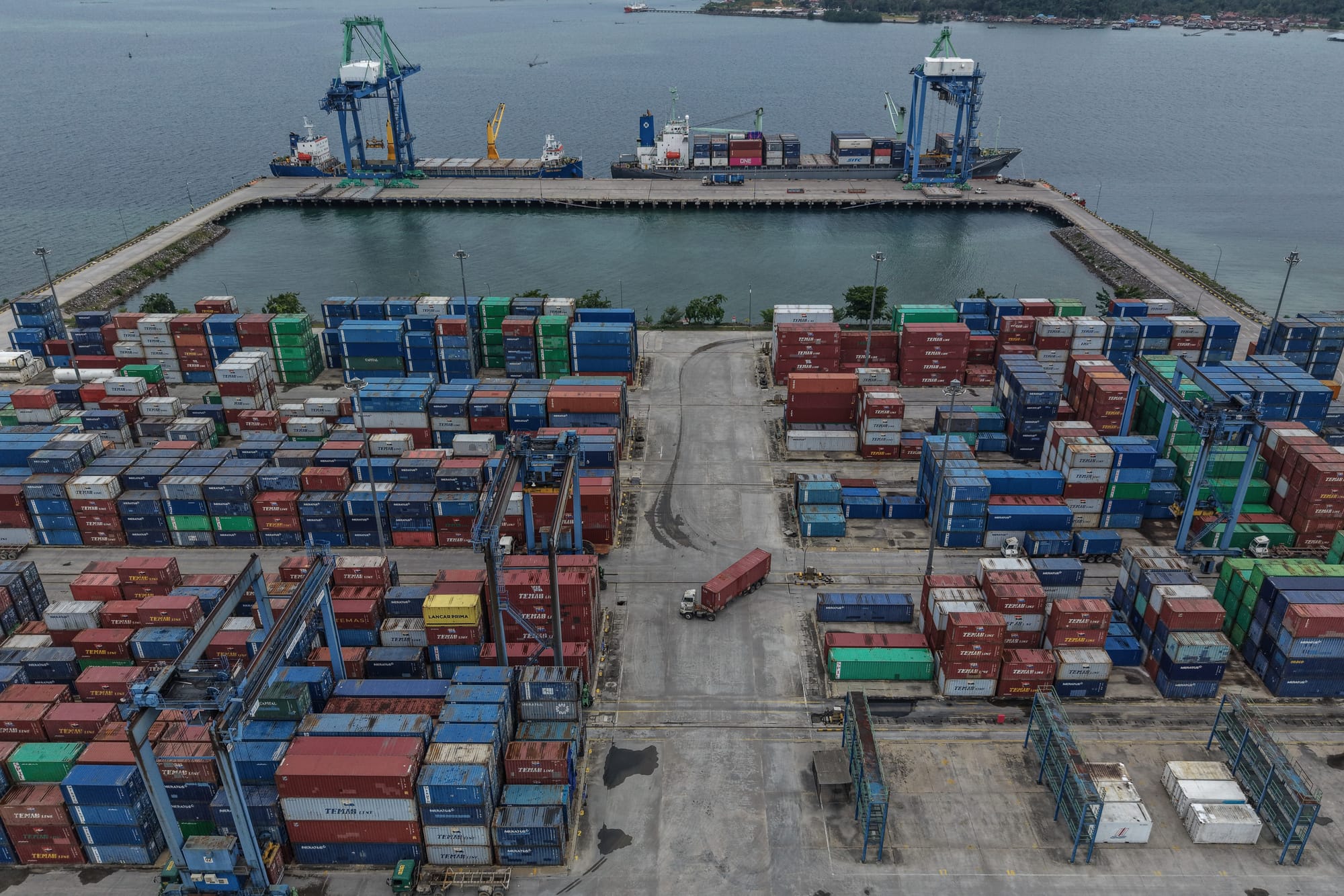 Surplus Neraca Perdagangan yang Menipis dan Tantangan Tarif Resiprokal Serta Perang AS-Iran