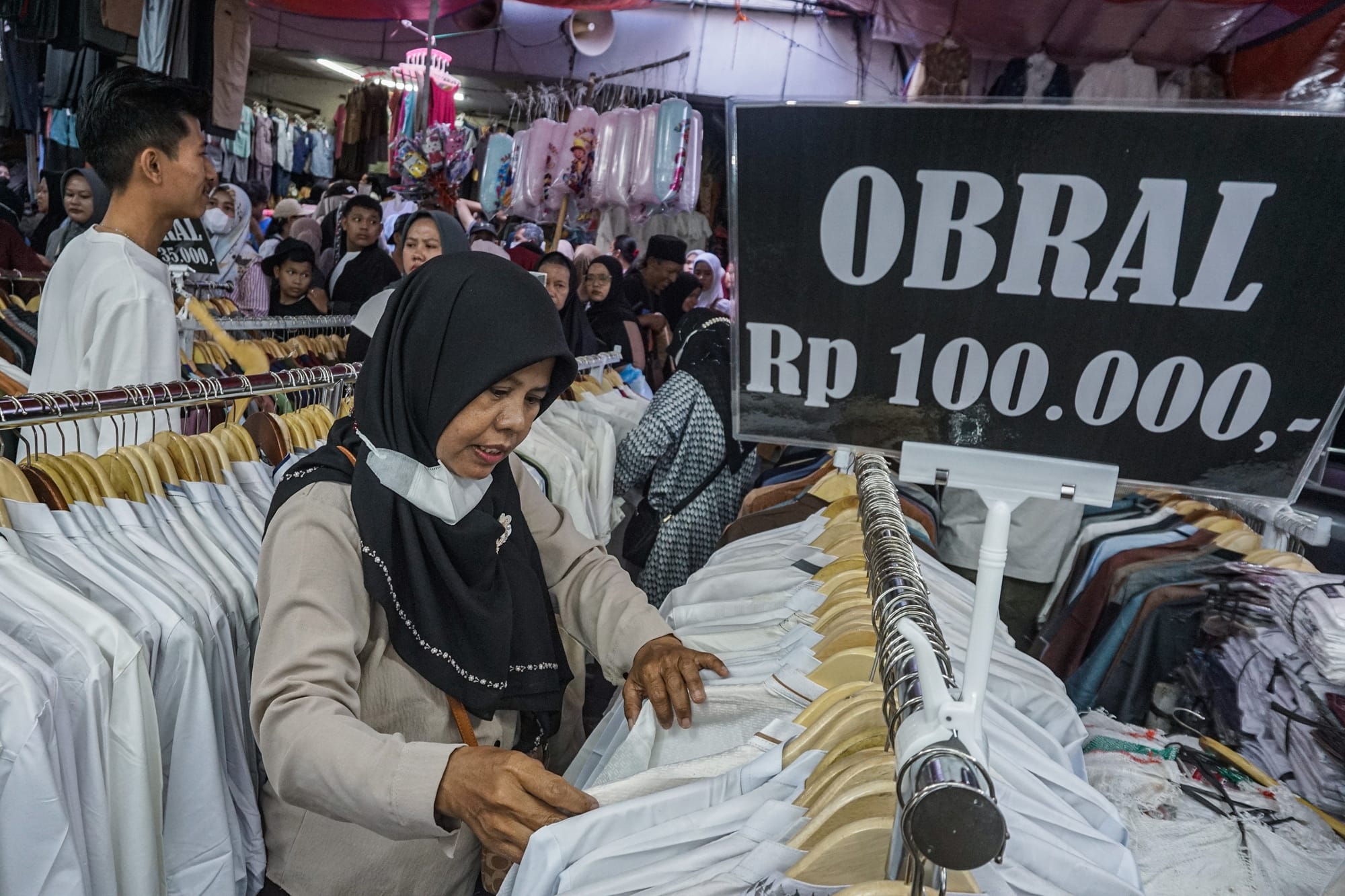 Para Ahli Menduga Perekonomian Tiga Bulan ke Depan Tidak Akan Banyak Berubah