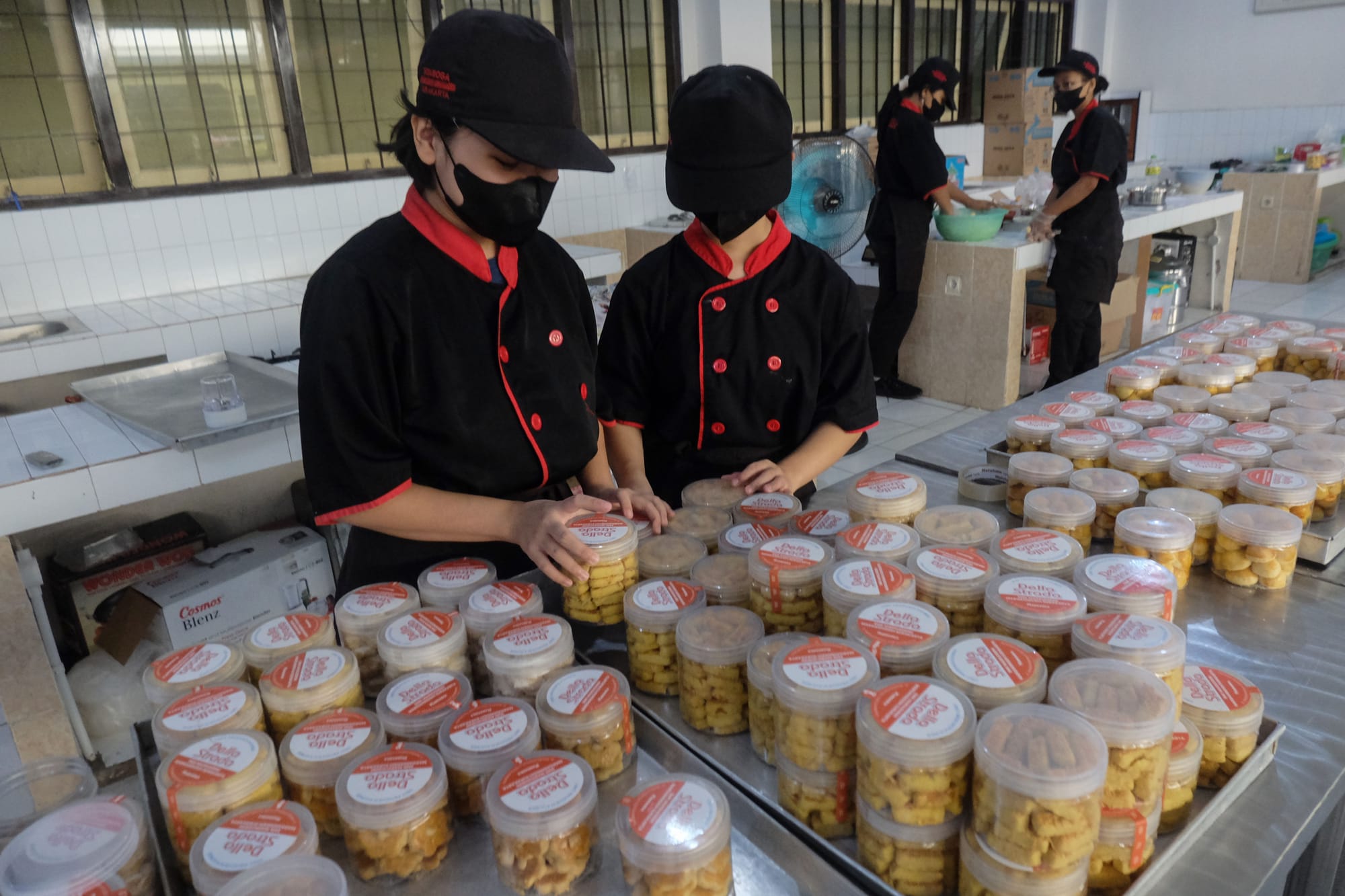 Kemelut Hormuz Berimbas Naiknya Harga Plastik dan Makanan Minuman