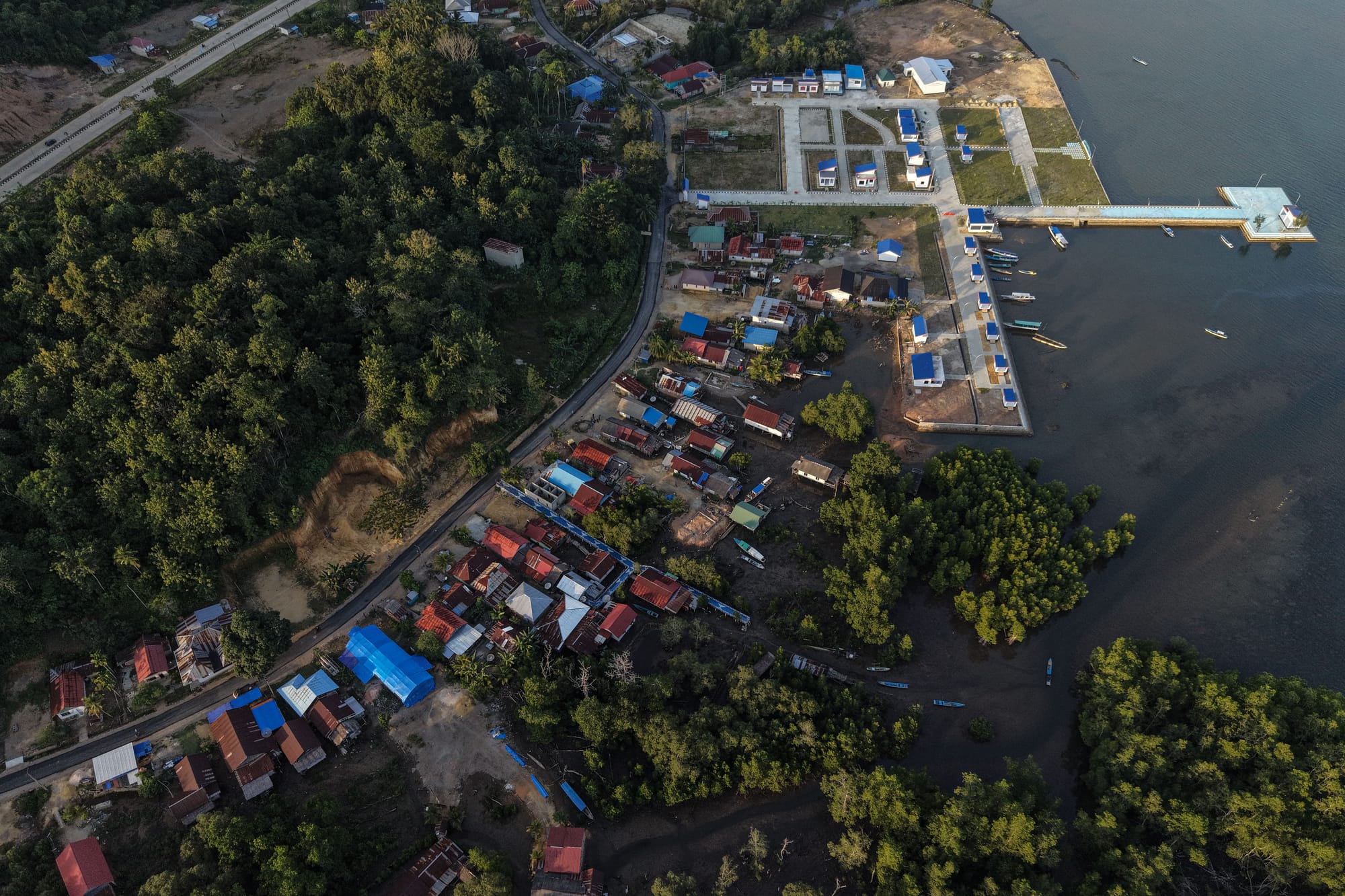 Gemerlap di Kota Pesisir