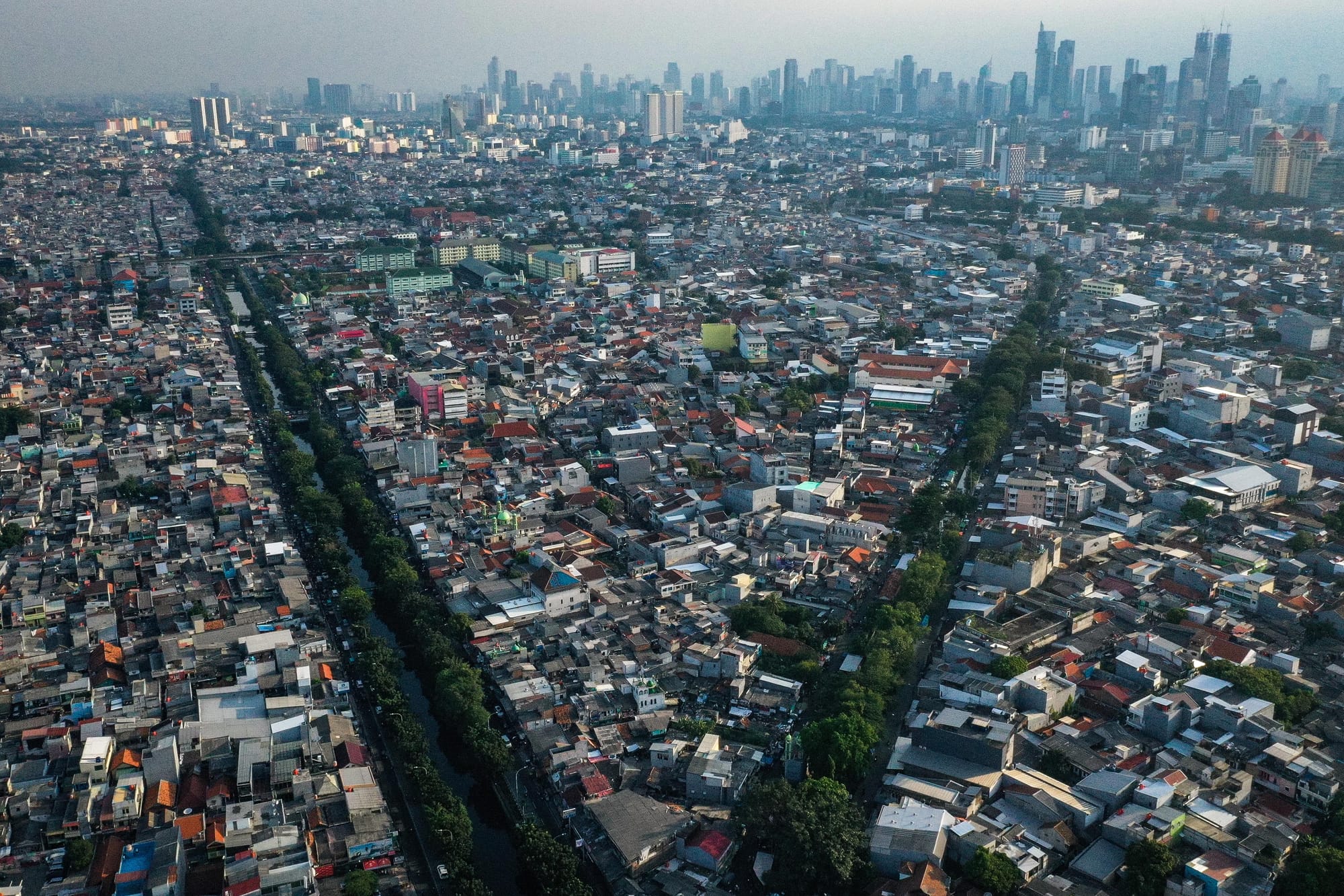 Ekonomi Indonesia Hadapi Persimpangan di Tengah Gejolak Global