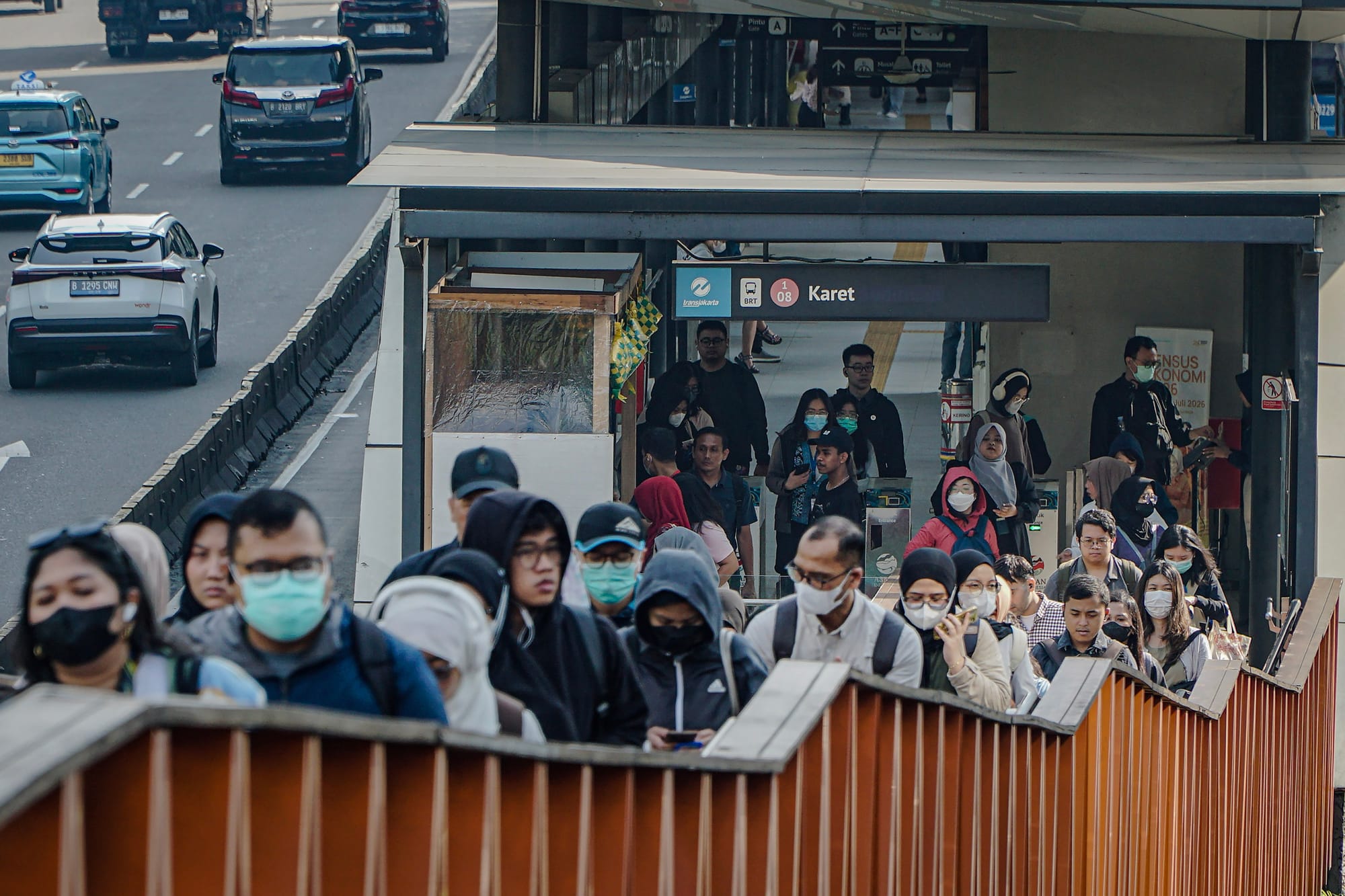 Keputusan WFH 1 Hari Sepekan, Responsif dengan Efek Politis Paling Kecil