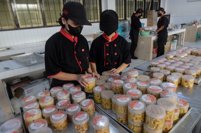 Kemelut Hormuz Berimbas Naiknya Harga Plastik dan Makanan Minuman