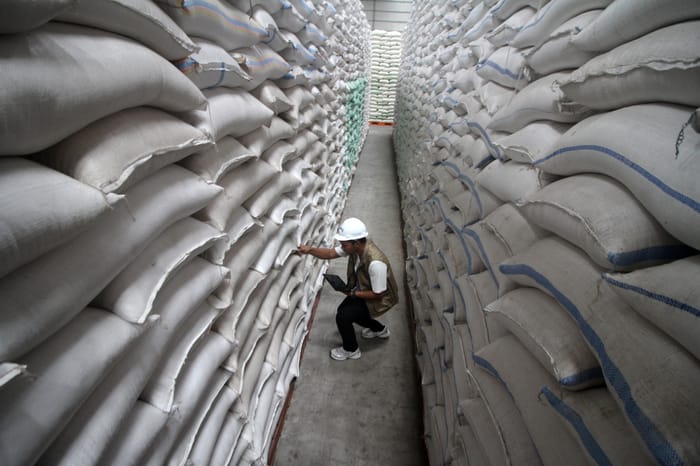 Akhir April Stok Cadangan Beras Capai 5 Juta Ton