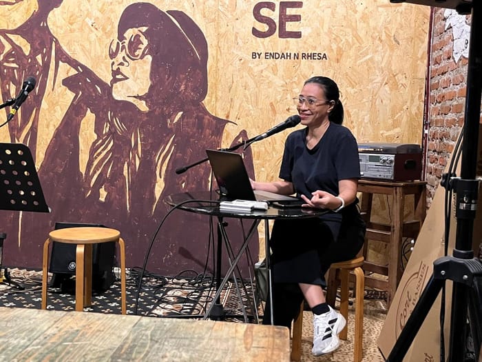 Berkah Menulis Lagu di Earhouse