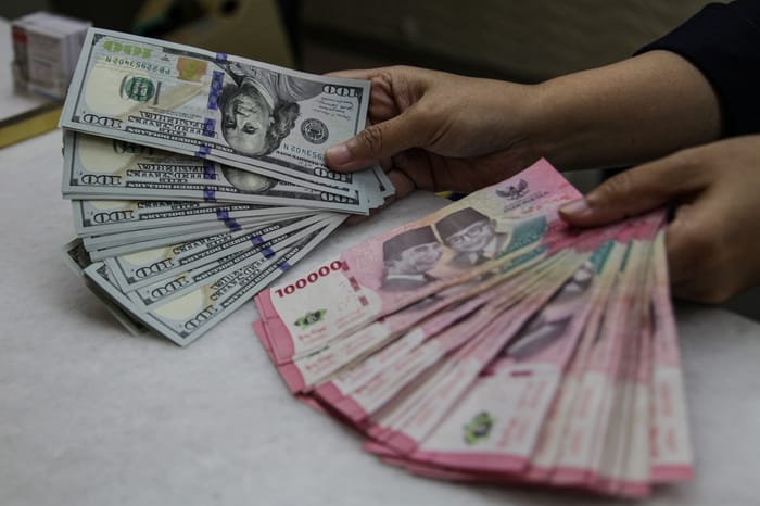 Selamatkan Rupiah, Selamatkan Daya Beli Masyarakat