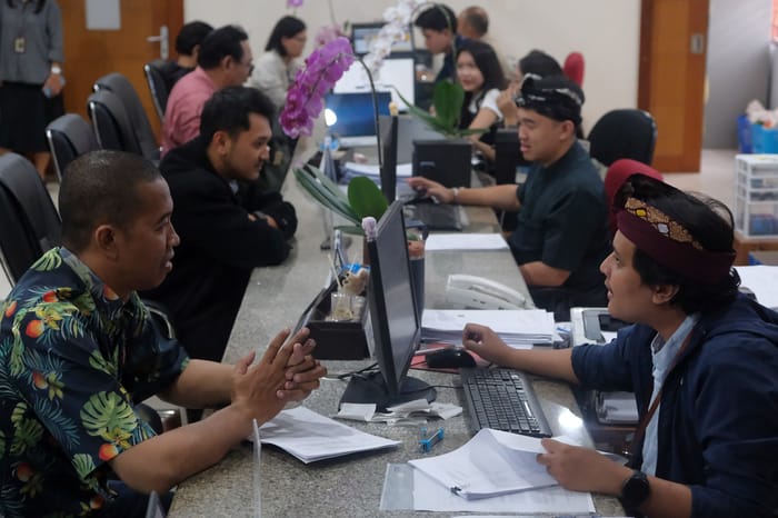 Membuka Simpul Regulasi demi Menjaga Investasi