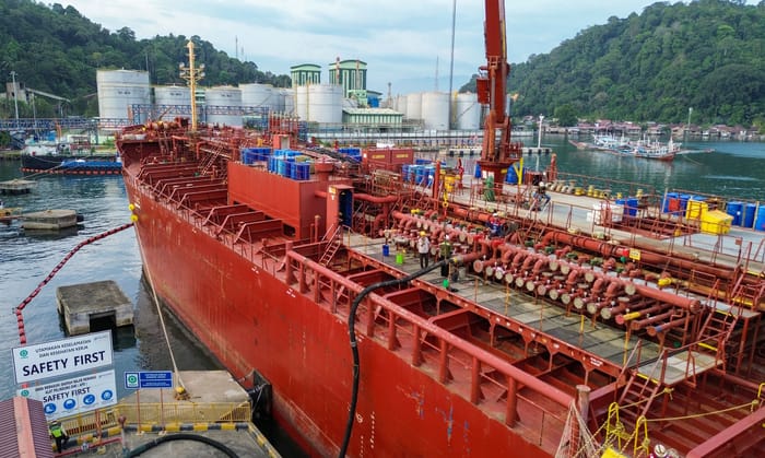 Di Bawah Tekanan, Neraca Perdagangan RI Tetap Surplus USD 3,32 Miliar