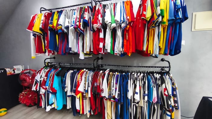 Euforia Piala Dunia Dan Bisnis Toko Jersey Lokal