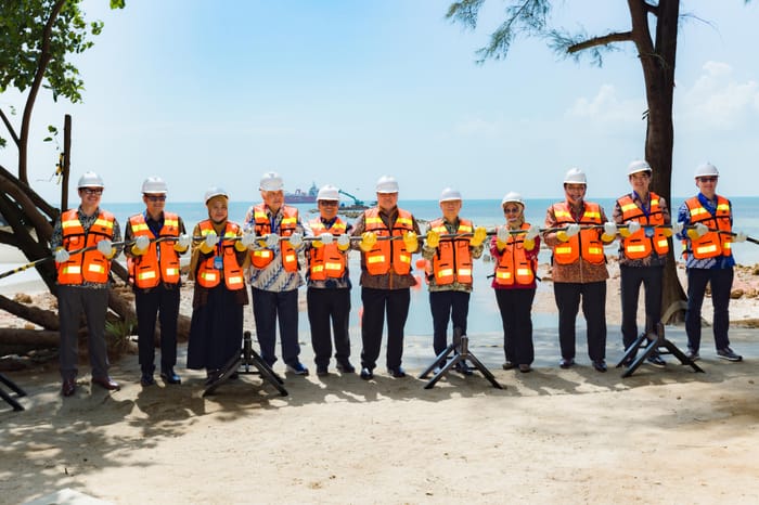 Perkuat Gerbang Digital, TelkomGroup Bikin Singapura - Batam Tersambung Kabel Laut