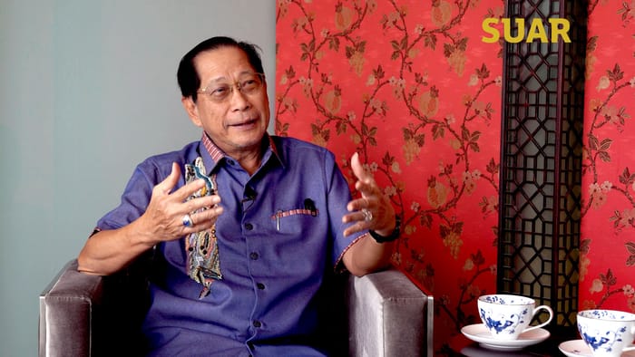 MELINTASI 3 KRISIS: CATATAN KEPEMIMPINAN JAHJA SETIAATMADJA