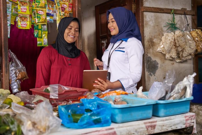 Bantu Pembiayaan Perempuan, Pemerintah Pangkas Bunga PNM Mekaar Jadi 8%