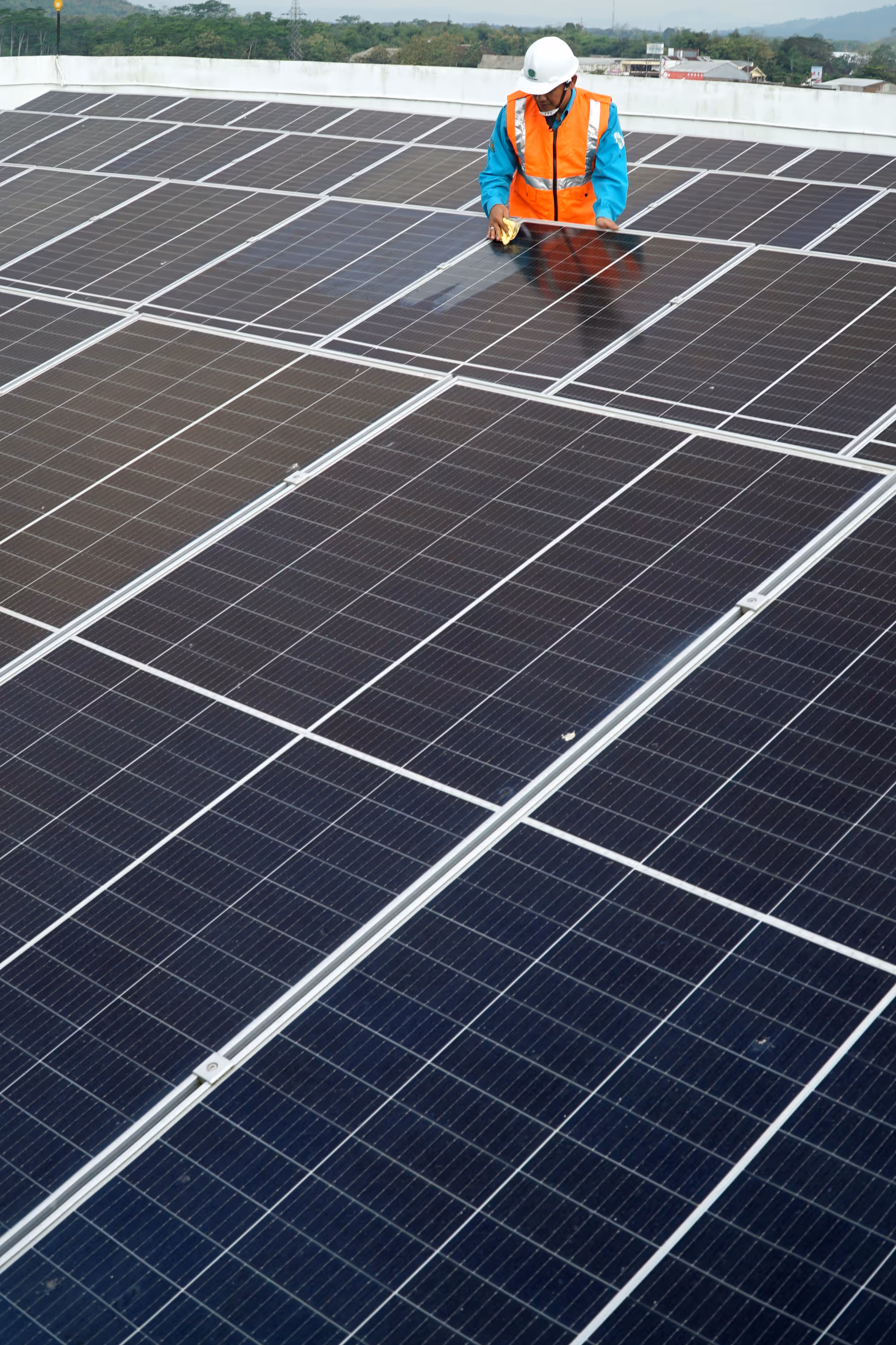 Indonesia Allocates Rp37.5 Trillion for Renewable Energy in 2026 Budget; Experts Say More Needed